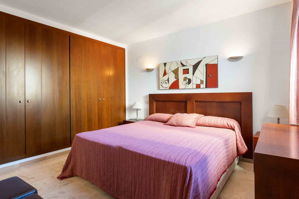 Condominium in Torrevieja, Comunidad Valenciana 12574293
