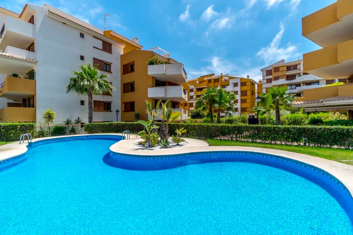 Condominium in Torrevieja, Comunidad Valenciana 12574295