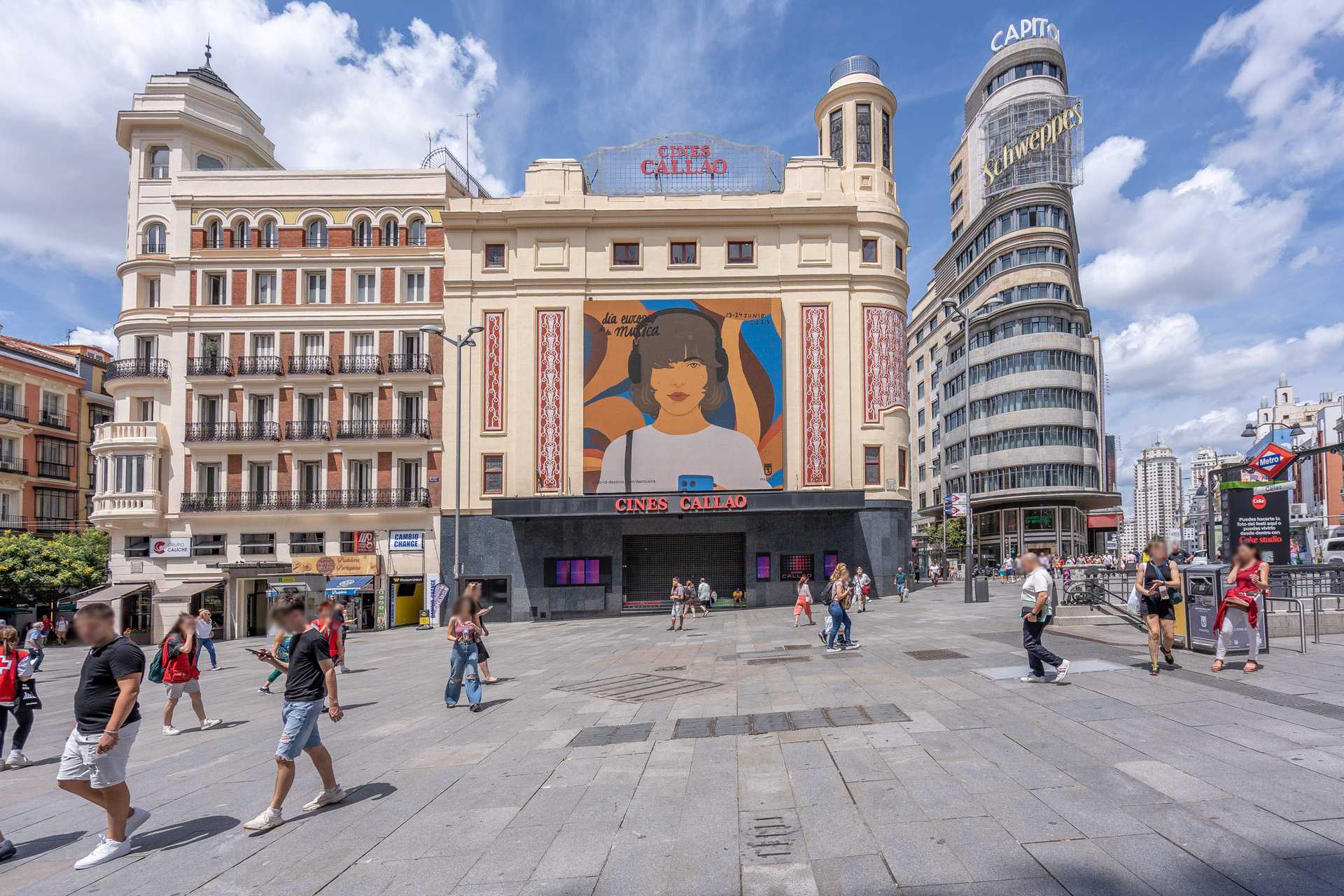 Hus i Madrid, Plaza del Callao 12574318