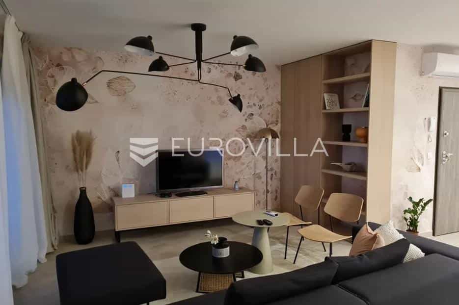 Condominium in Novigrad, Istarska Zupanija 12574354
