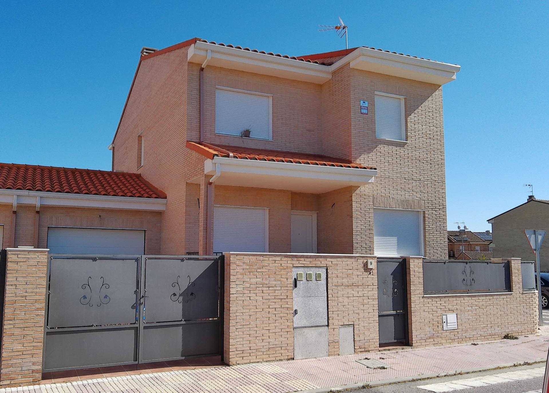 Condominium in Carranque, Castilië-La Mancha 12574444