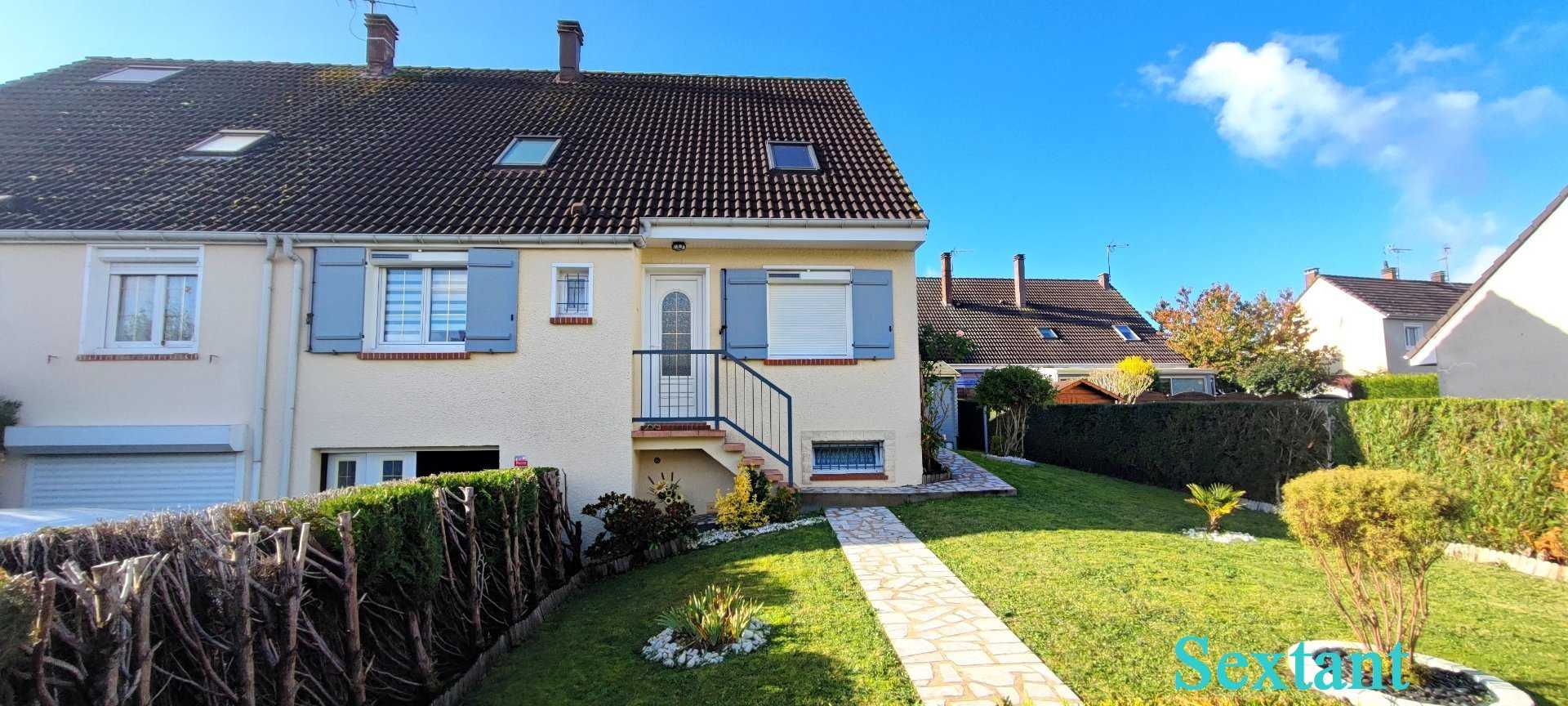 Rumah di Saint-Pierre-les-Elbeuf, Normandie 12574580