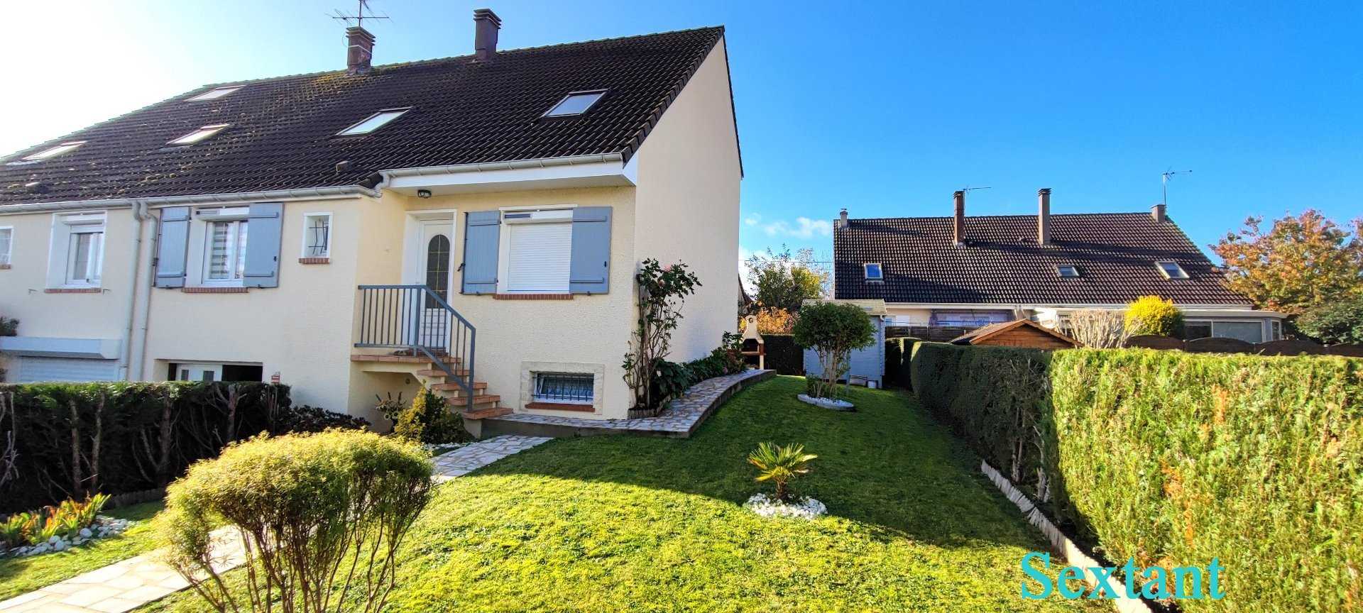 House in Saint-Pierre-les-Elbeuf, Normandie 12574580