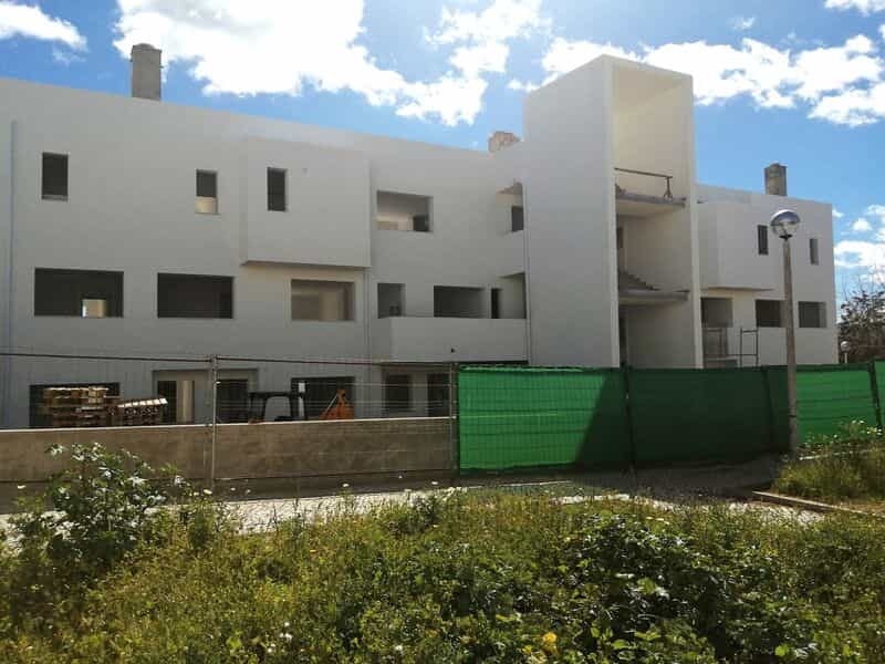 Квартира в Moncarapacho, Faro 12574873