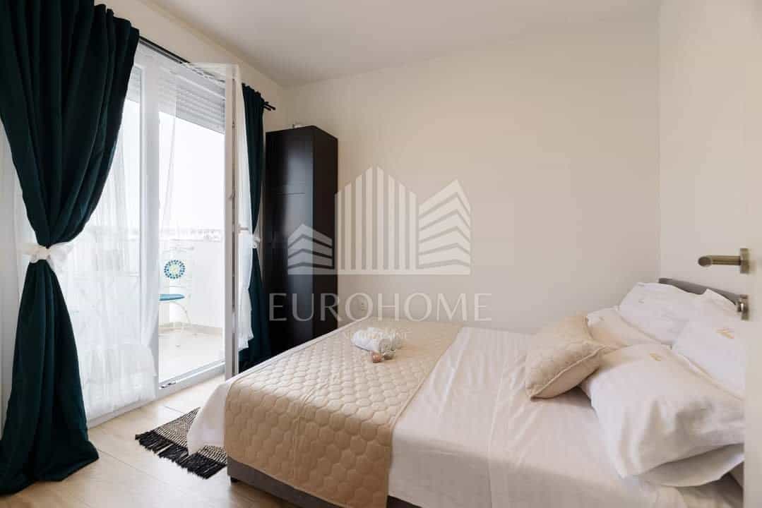 Condominium in Biograd na Moru, Zadar County 12574901