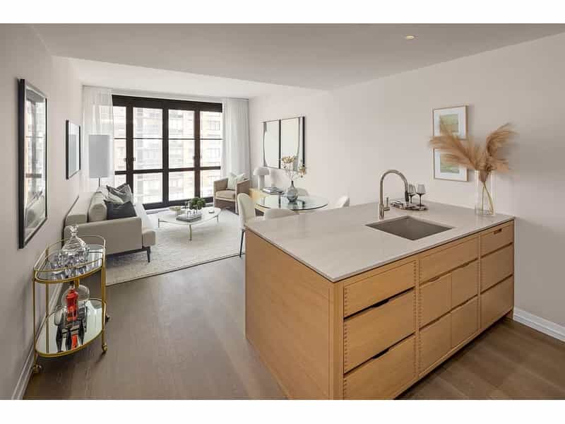 Condominium in Manhattan, New York 12574955