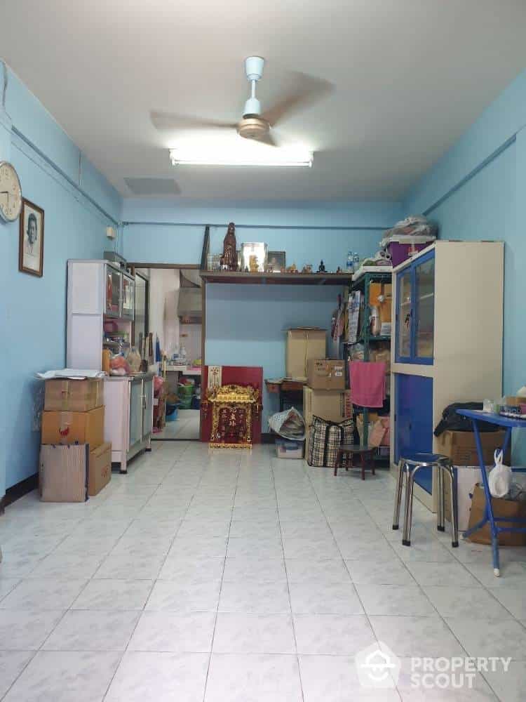 House in Bang Rak, Krung Thep Maha Nakhon 12576259