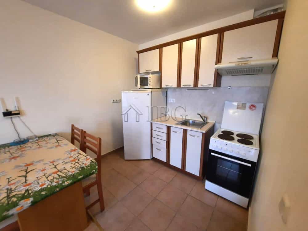 Condominium in Nesebar, Burgas 12576491
