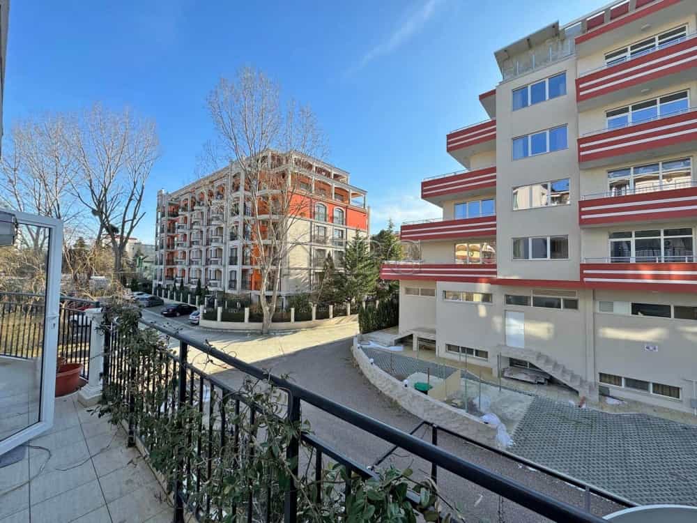 Condominium in Nesebar, Burgas 12576521