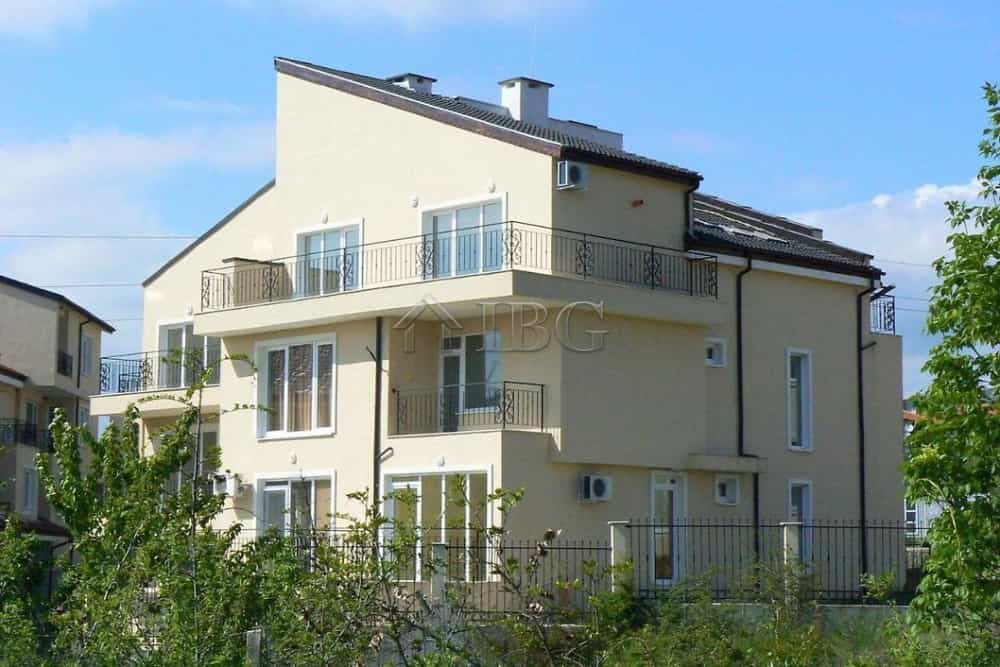 Condominium in Burgas, Burgas 12576538