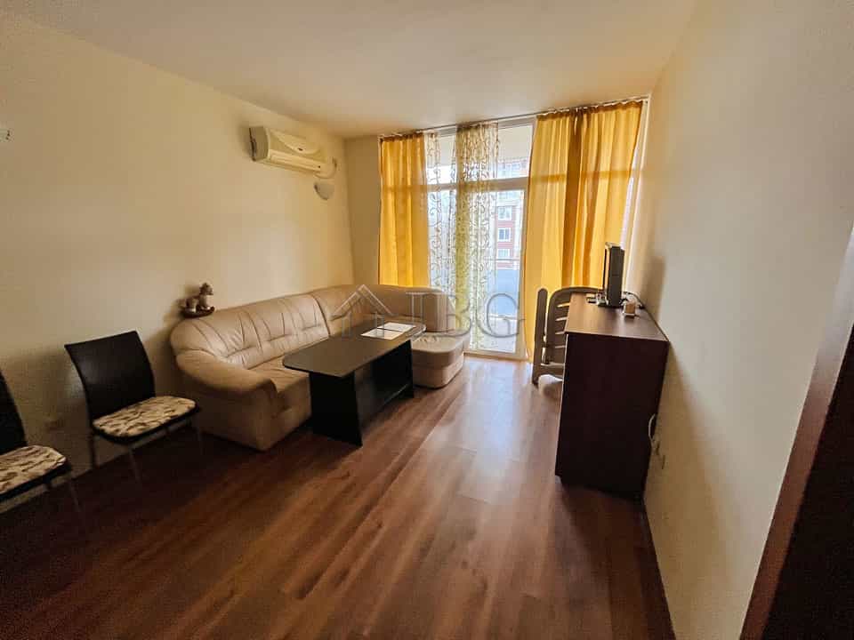 公寓 在 內塞伯爾, 布爾加斯 12576548