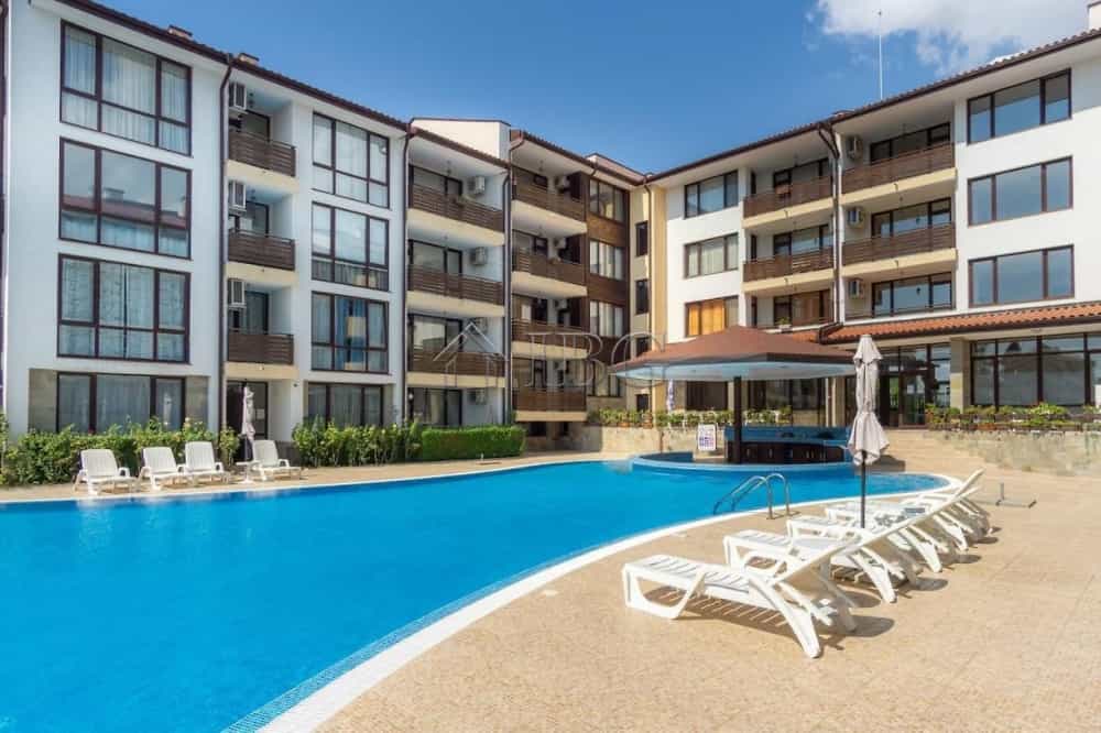 Condominium in Nessebar, Burgas 12576653