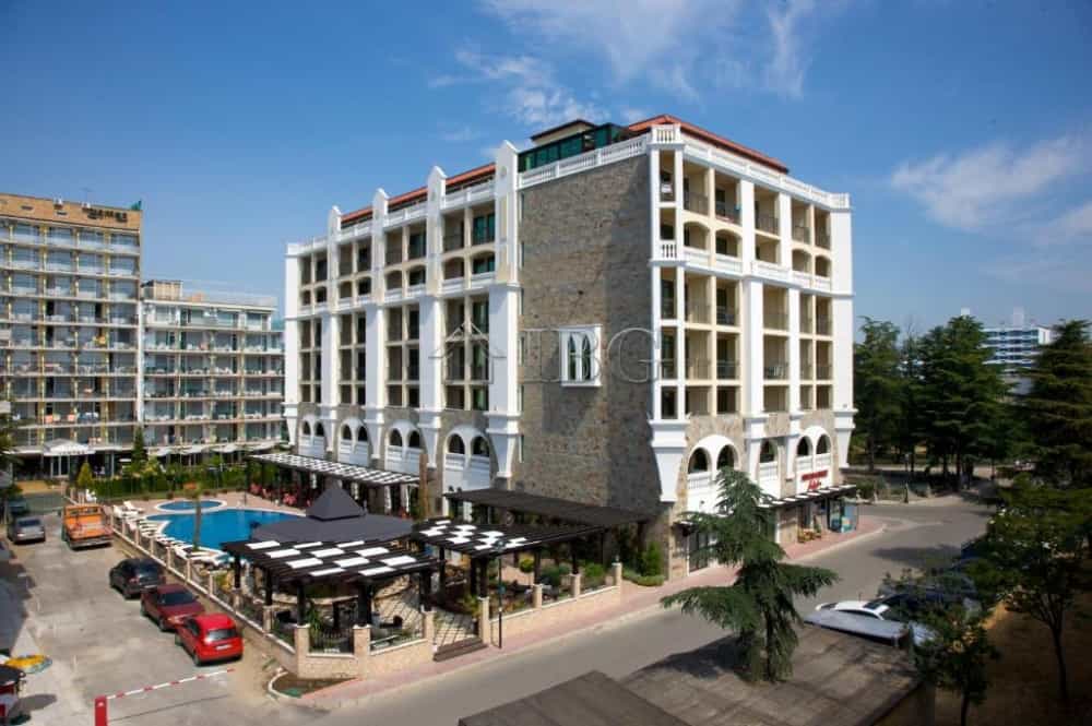 Condominium in Nesebar, Burgas 12576821