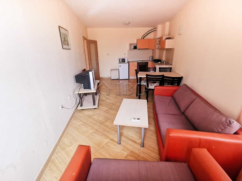 Condominium in Nesebar, Burgas 12576913