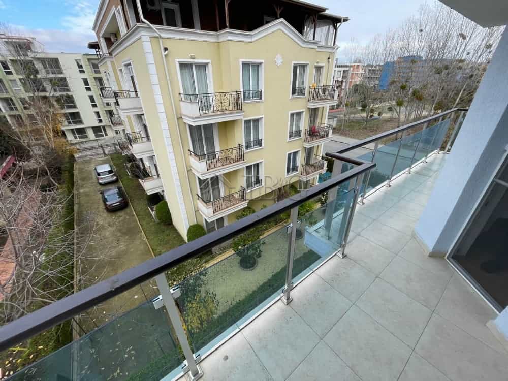 Condominium in Nesebar, Burgas 12576946