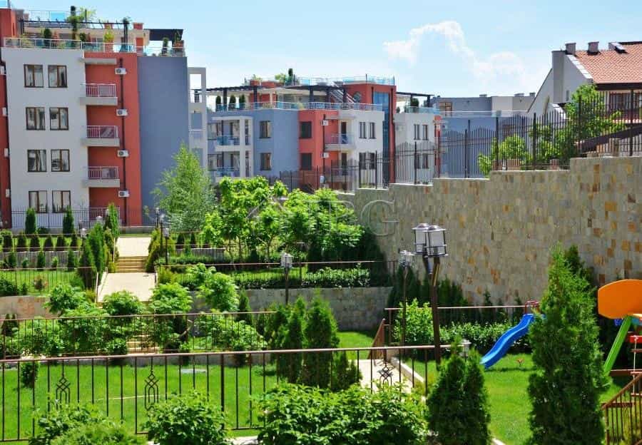 Condominium in Sveti Vlas, Burgas 12577220