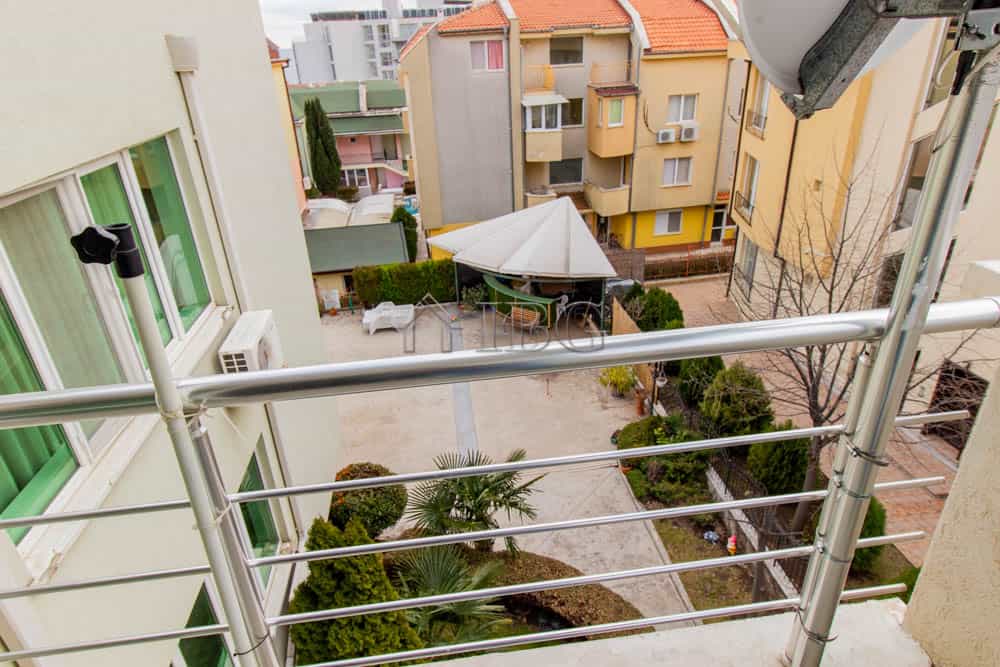 Condominium in Sveti Vlas, Burgas 12577236