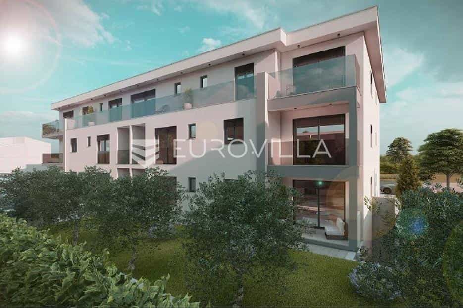 Condominium dans Pula, Istarska Zupanija 12577325