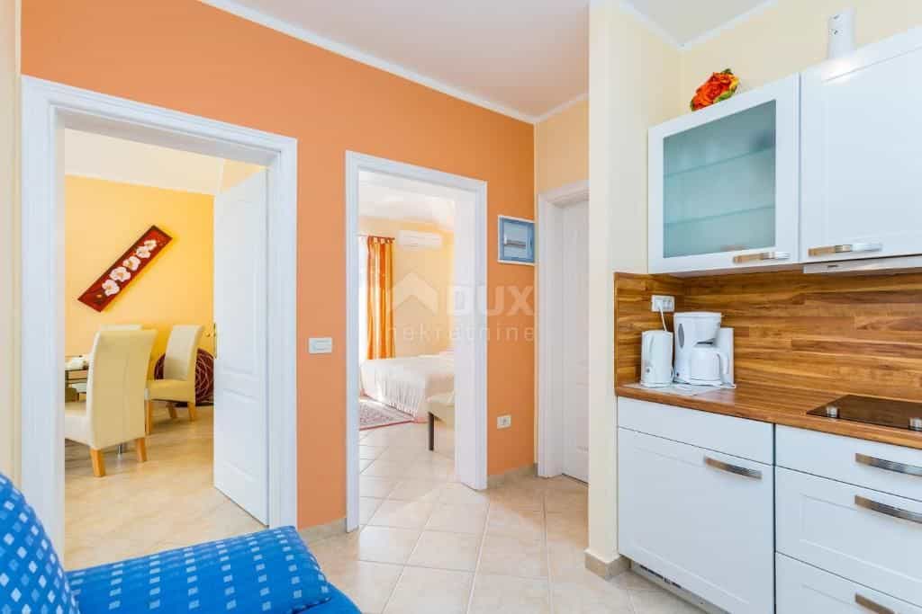 Hus i Premantura, Istria County 12577418