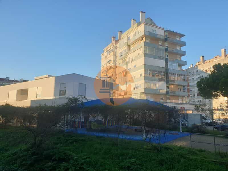 Condominium in Lisbon, Lisbon 12580326