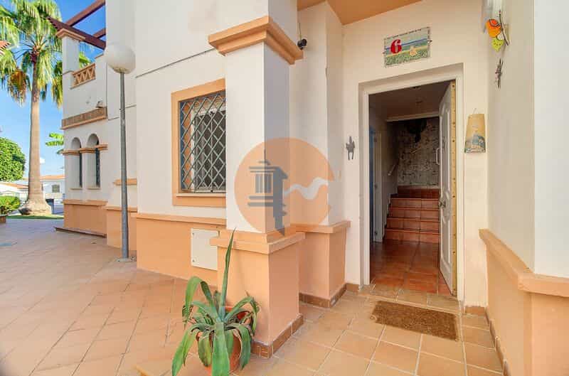 House in Ayamonte, Andalusia 12580401