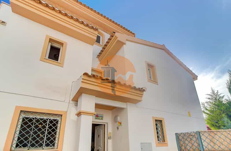 بيت في Ayamonte, Andalusia 12580401