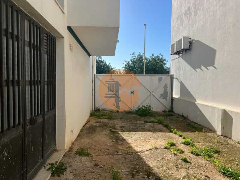 Runcit dalam Vila Real de Santo António, Faro District 12580706