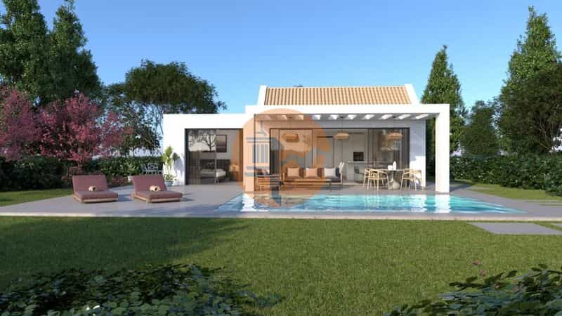 House in Ayamonte, Andalusia 12580718