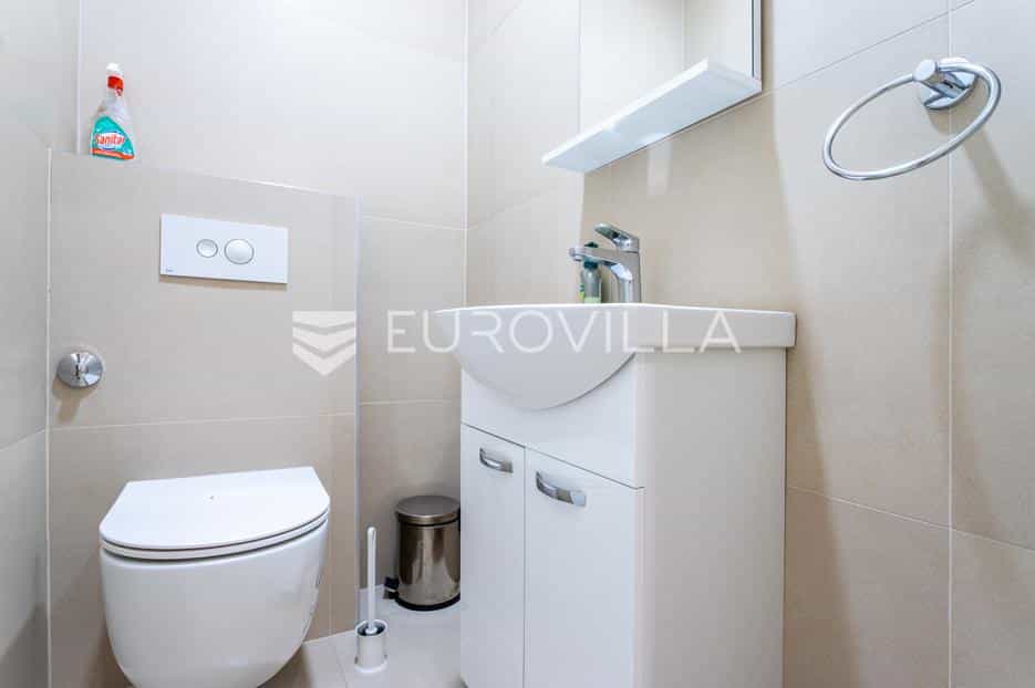 公寓 在 Split, Splitsko-dalmatinska županija 12580836