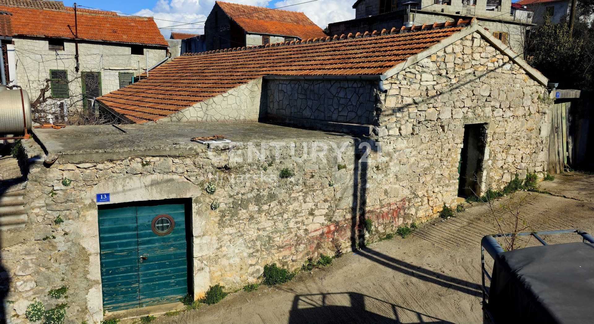 Hus i Tkon, Zadarska Zupanija 12580876