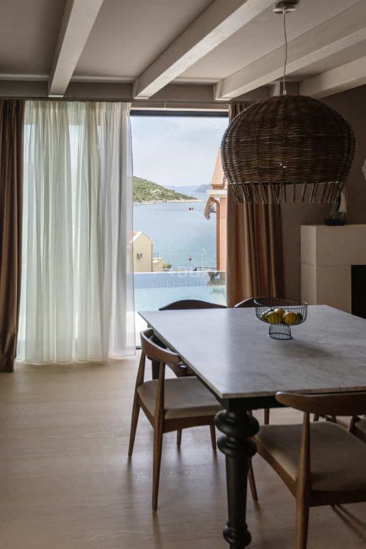 σπίτι σε Slano, Dubrovnik-Neretva County 12580889