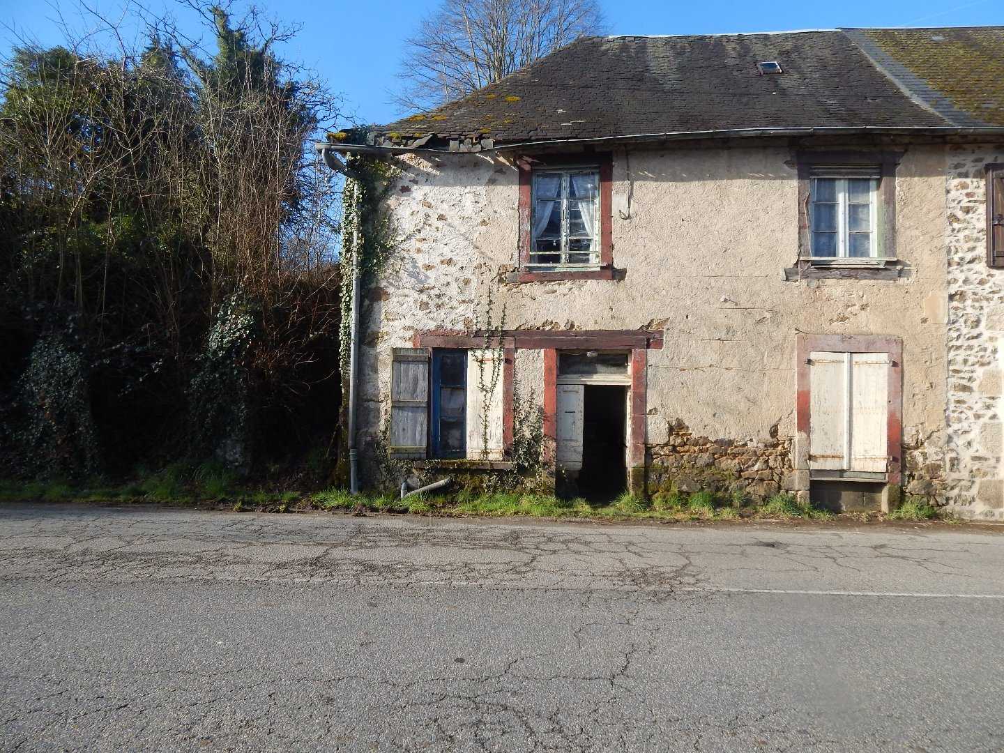 House in Chamberet, Nouvelle-Aquitaine 12581247