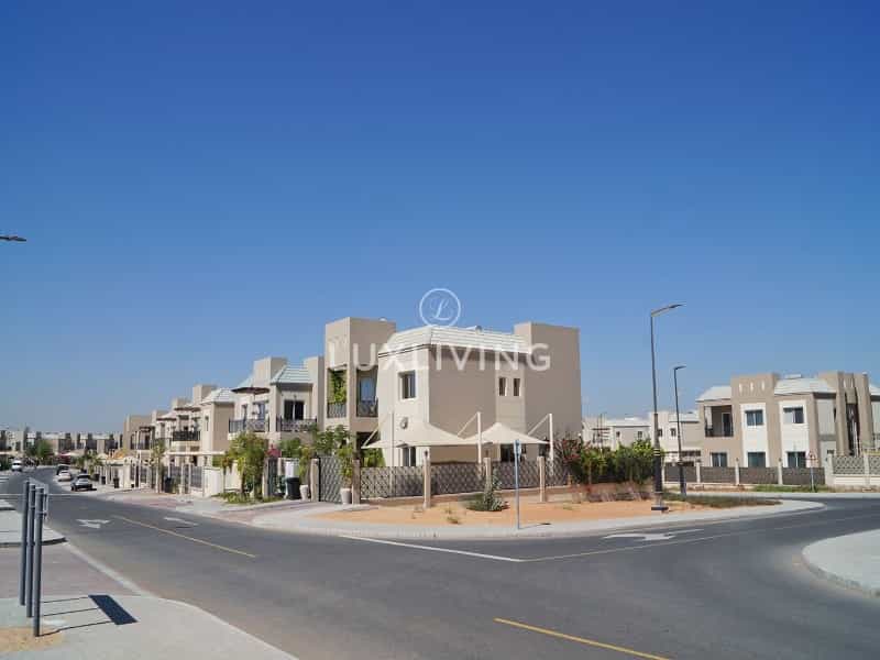 Residential in Dubai, Dubai 12581428