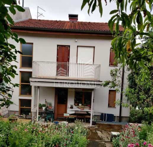 House in Bijenik, Zagreb, Grad 12581930