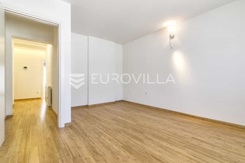 Condominium in Zagreb,  12582278