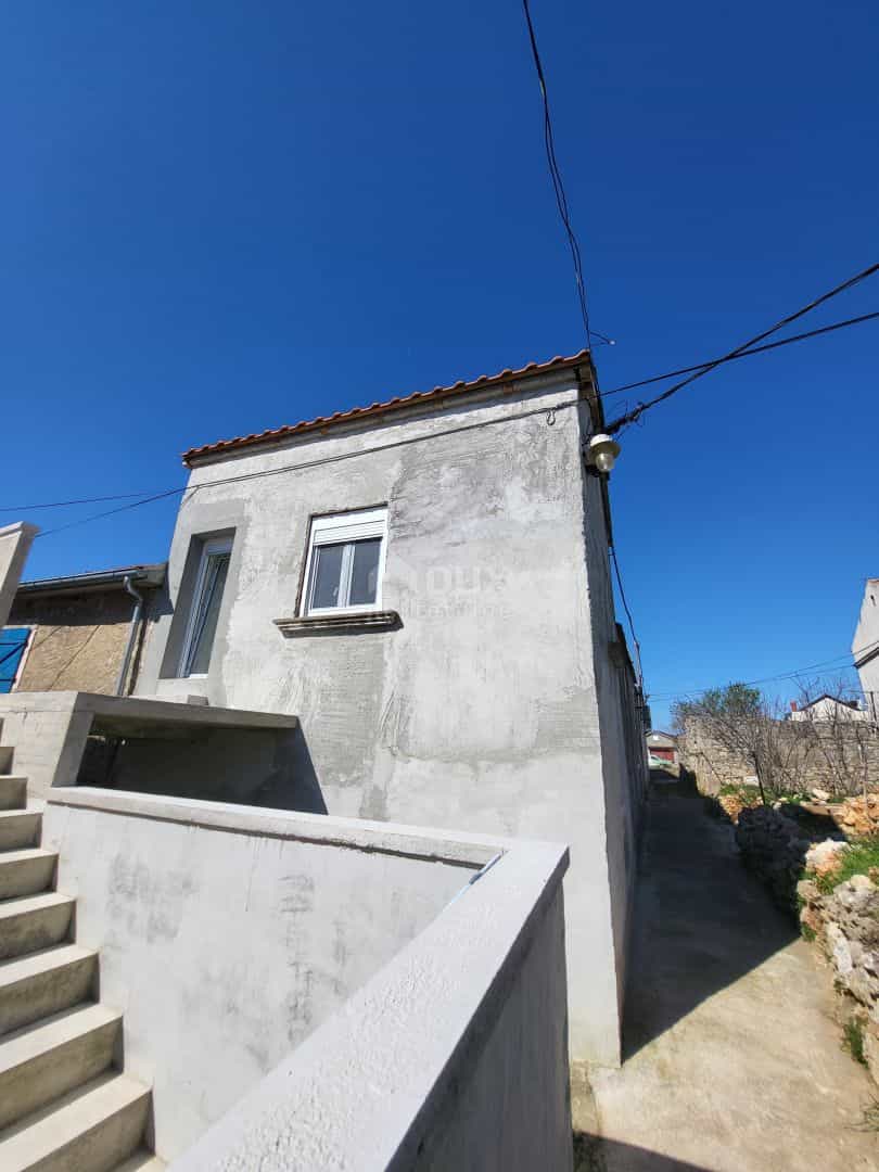 House in Banj, Zadar County 12582308