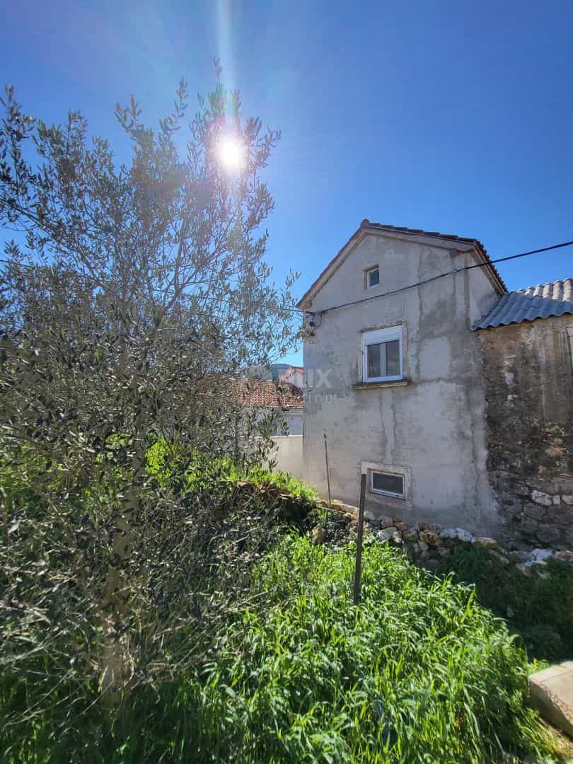 House in Banj, Zadar County 12582308