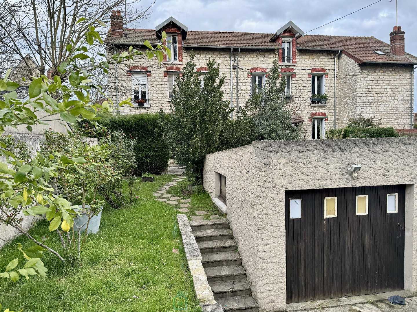 жилой дом в Мант-ла-Жоли, Иль-де-Франс 12582565