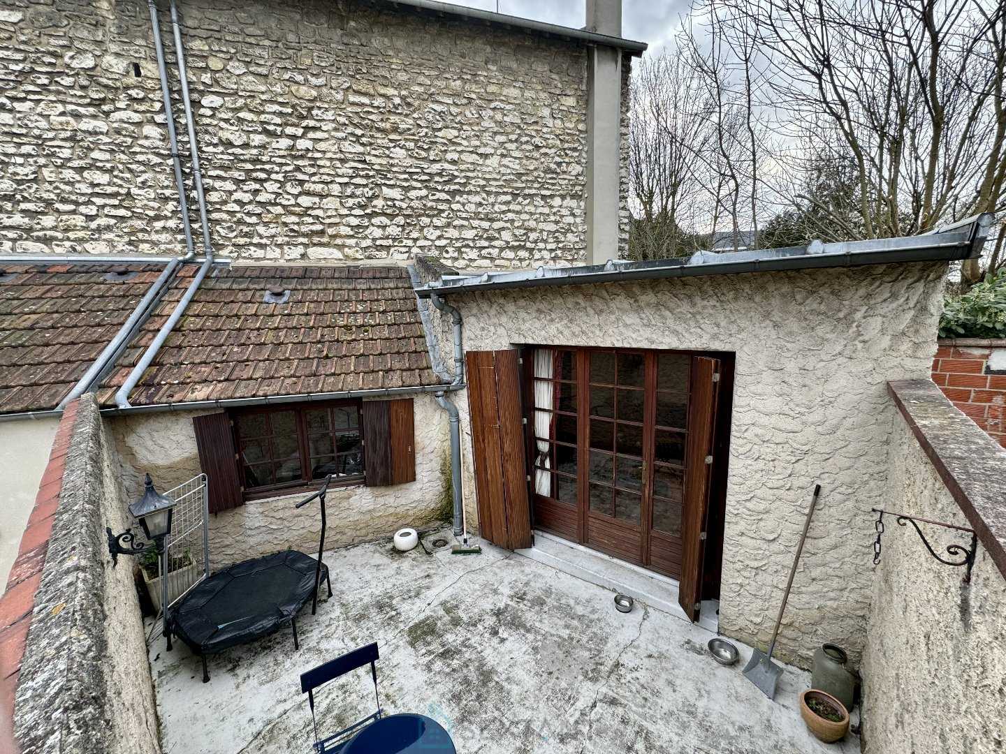 Rumah di Mantes-la-Jolie, Ile-de-France 12582565