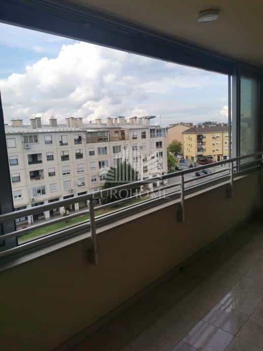 公寓 在 Zagreb, Grad Zagreb 12582723