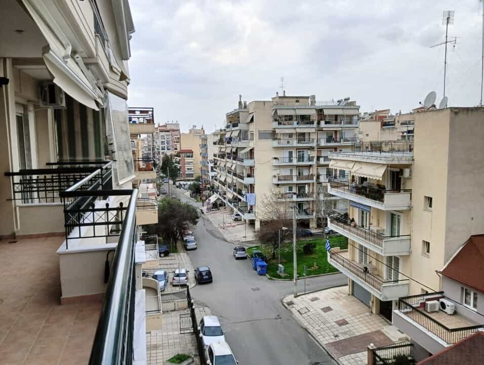 Condominium in Evosmos, Kentriki Makedonia 12582895