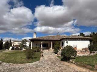 House in Quintanar de la Orden, Castilla-La Mancha 12582980