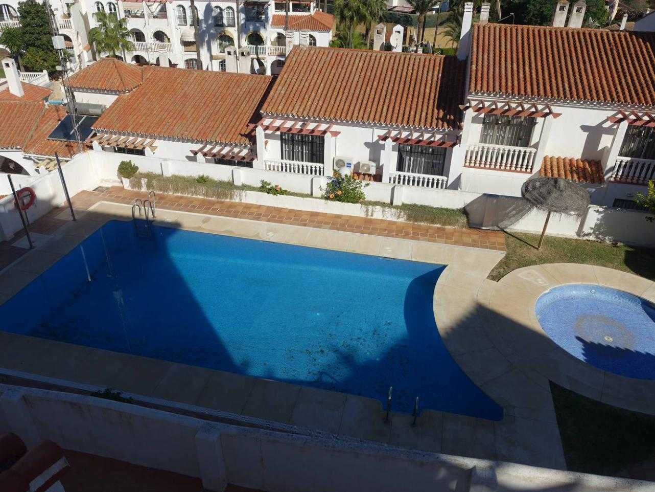 公寓 在 Las Lagunas de Mijas, Andalucía 12583581