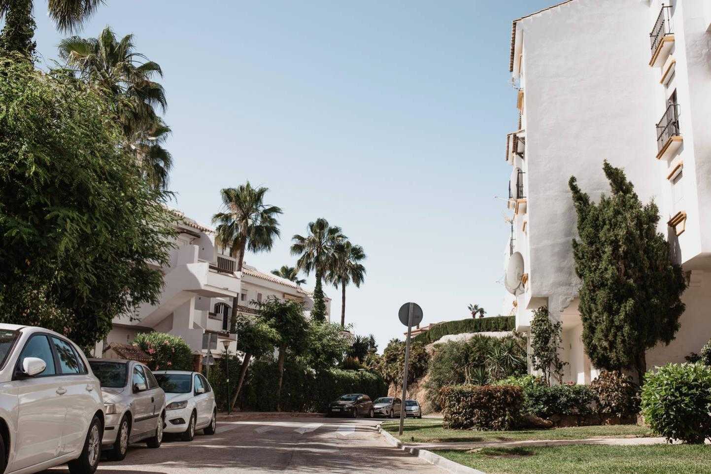 Condominium in Fuengirola, Andalusia 12583582