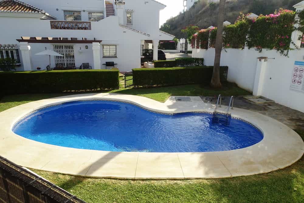 Résidentiel dans Las Lagunas de Mijas, Andalucía 12583588
