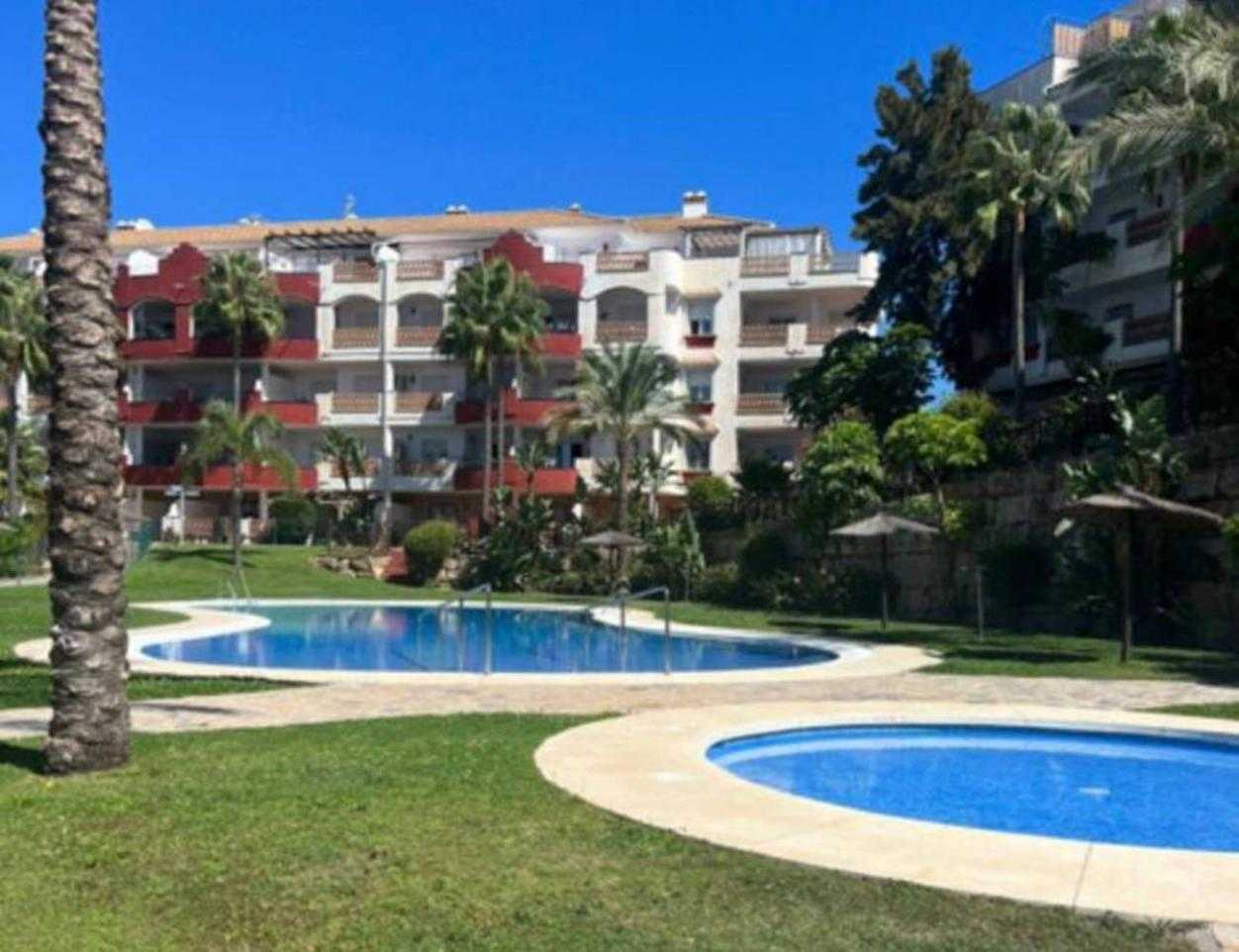 Condominium in Las Lagunas de Mijas, Andalucía 12583591