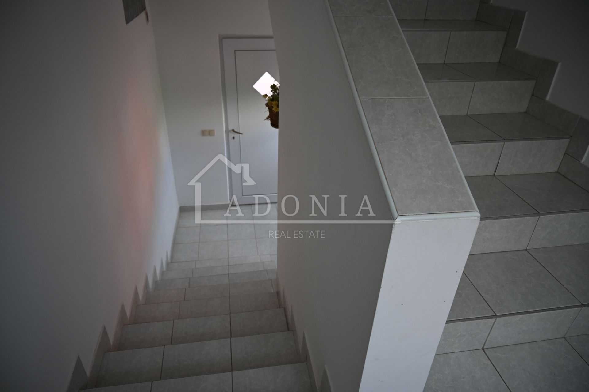公寓 在 Vodice, Šibensko-kninska županija 12583649