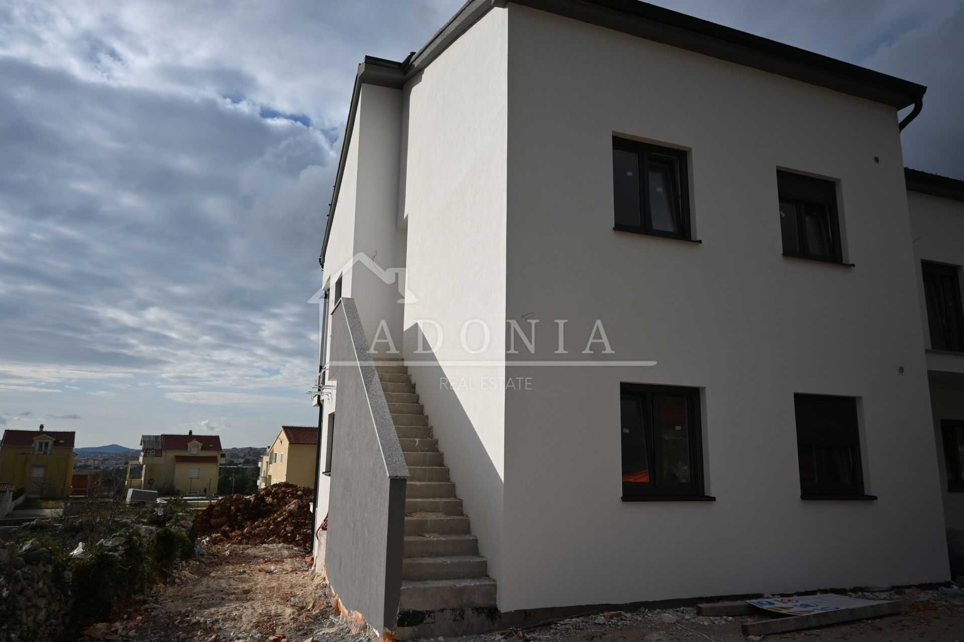 Condominium dans Vodice, Sibensko-Kninska Zupanija 12583667