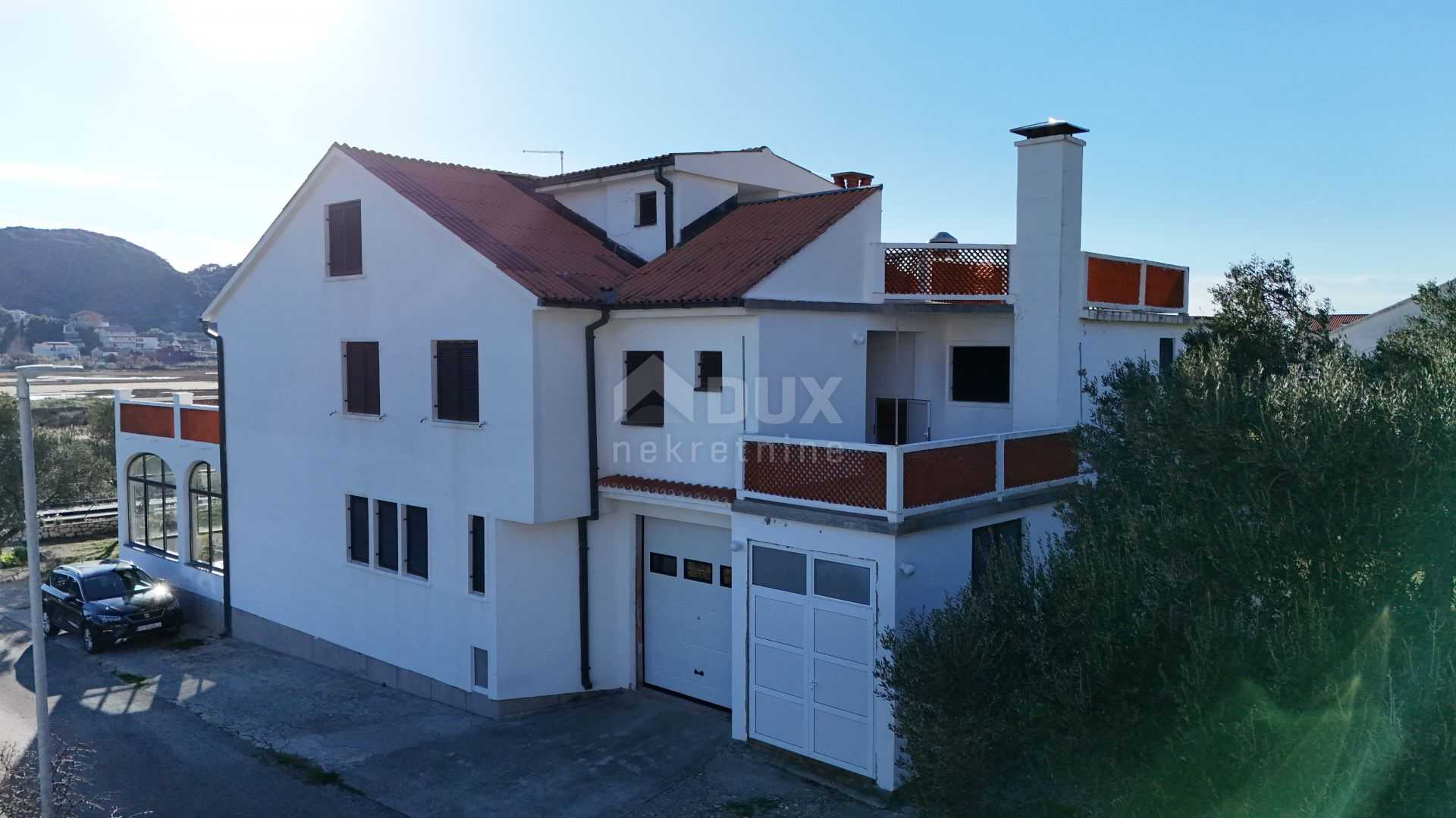 House in Lopar, Primorsko-Goranska Zupanija 12583788