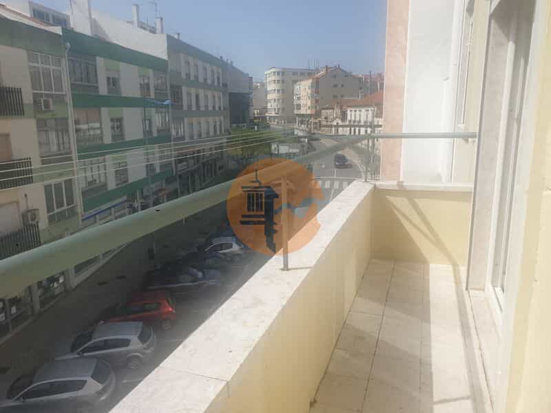 Eigentumswohnung im Amadora, Lisbon 12584423
